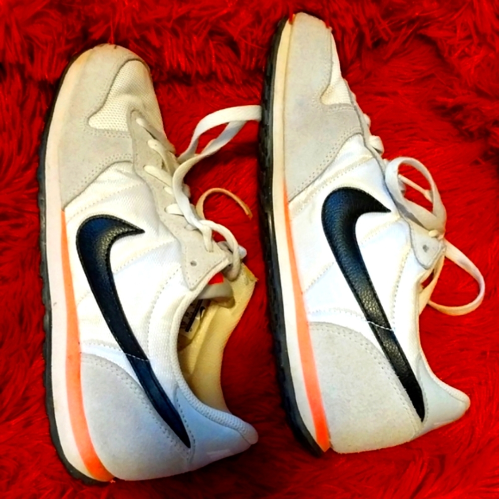 Nike Gennico sneakers.8.5